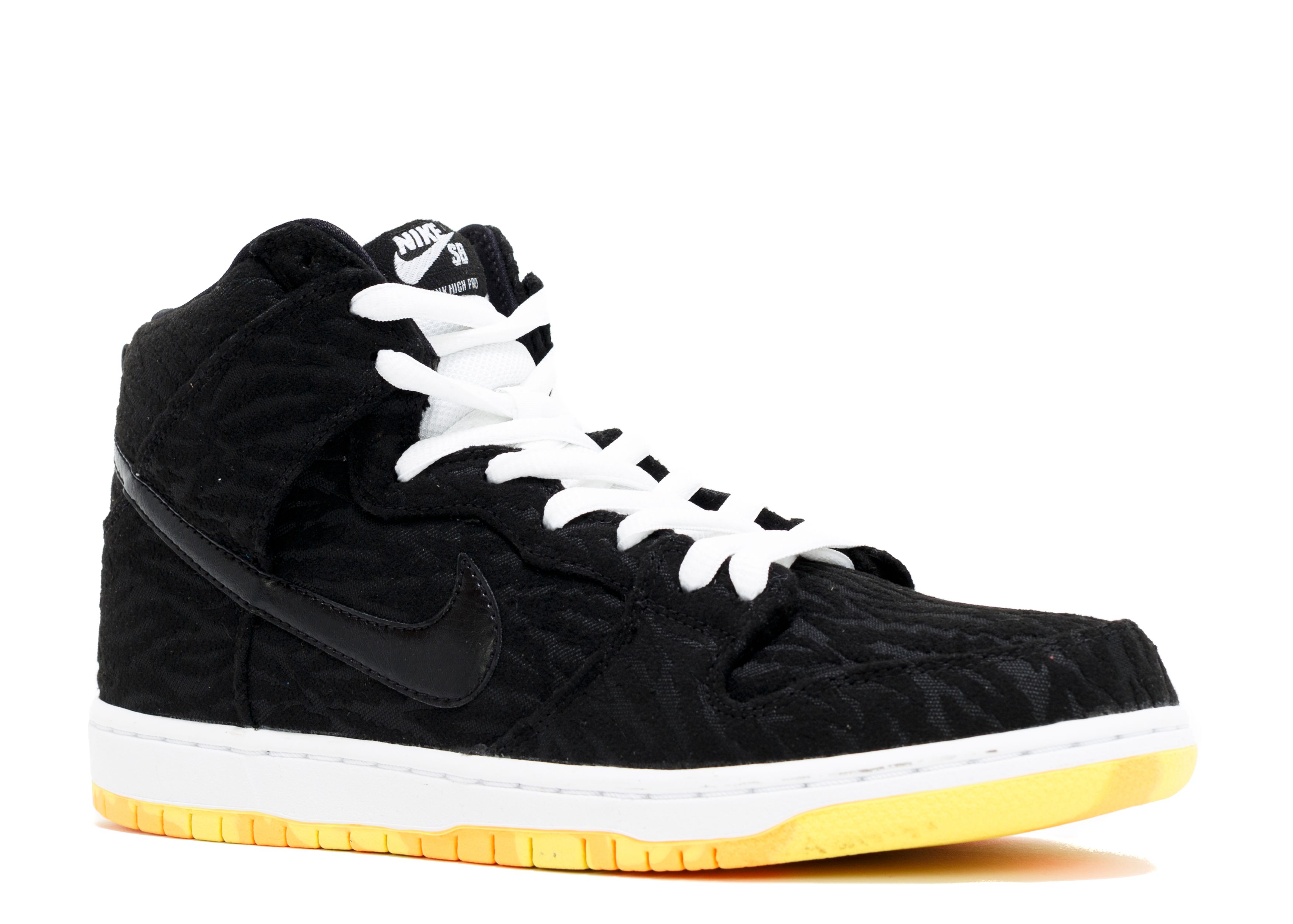 SB Dunk High Pro ‘Skunk’